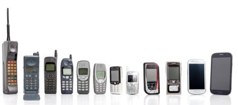 How old phones became the cool 2024